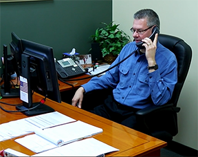 MAPCON expert helping provide remote support via cloud CMMS software.